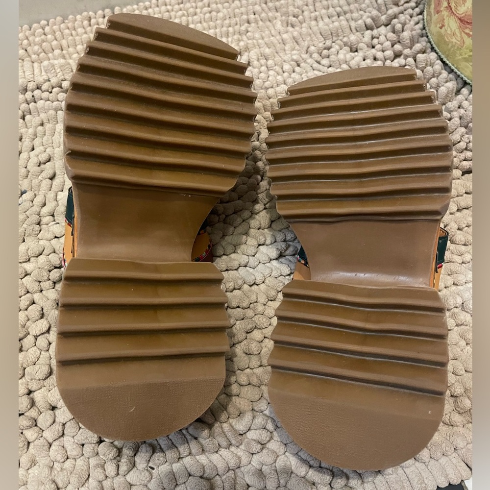 Farm Rio Multi Color Clog Slides Nwot - image 6